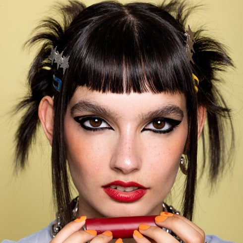 Labial Mate en Barra Escándalo Labial Yuya