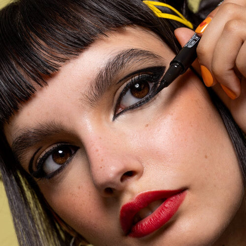 Set Máscara para Pestañas “10 Aceites Naturales” Negra + Delineador Líquido para Ojos tipo plumón Set de maquillaje Yuya