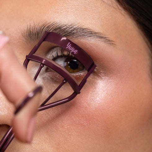 Enchinador de pestañas borgoña Enchinador de pestañas Yuya